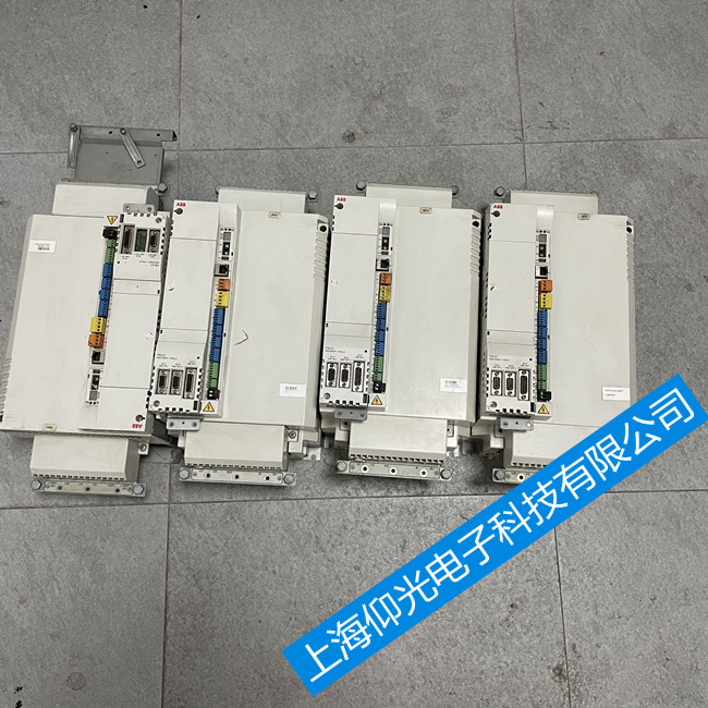 ABB MotiFlex e180�S������-�@ʾ��E1056/E1057�S��
