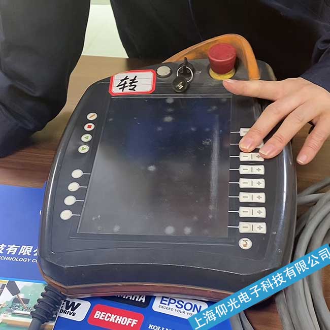 �ӱ��쿨KUKA�C����ʾ�̺У�ʾ�������M����ϵ�y�����_�P�p�ľS��